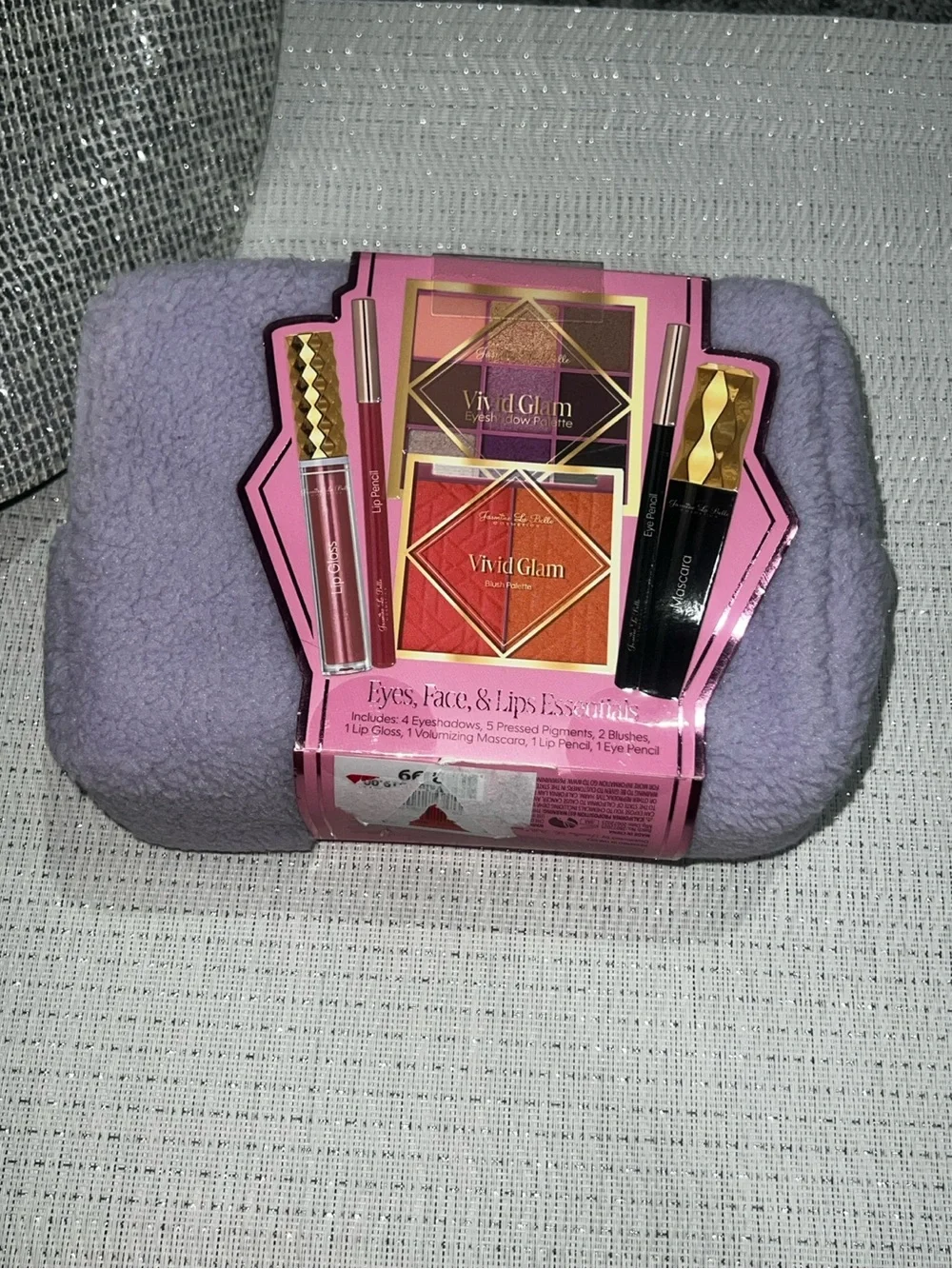 Vivid Glam Eyes Face & Lips Essentials Makeup Gift Set with Lavender Sherpa Bag